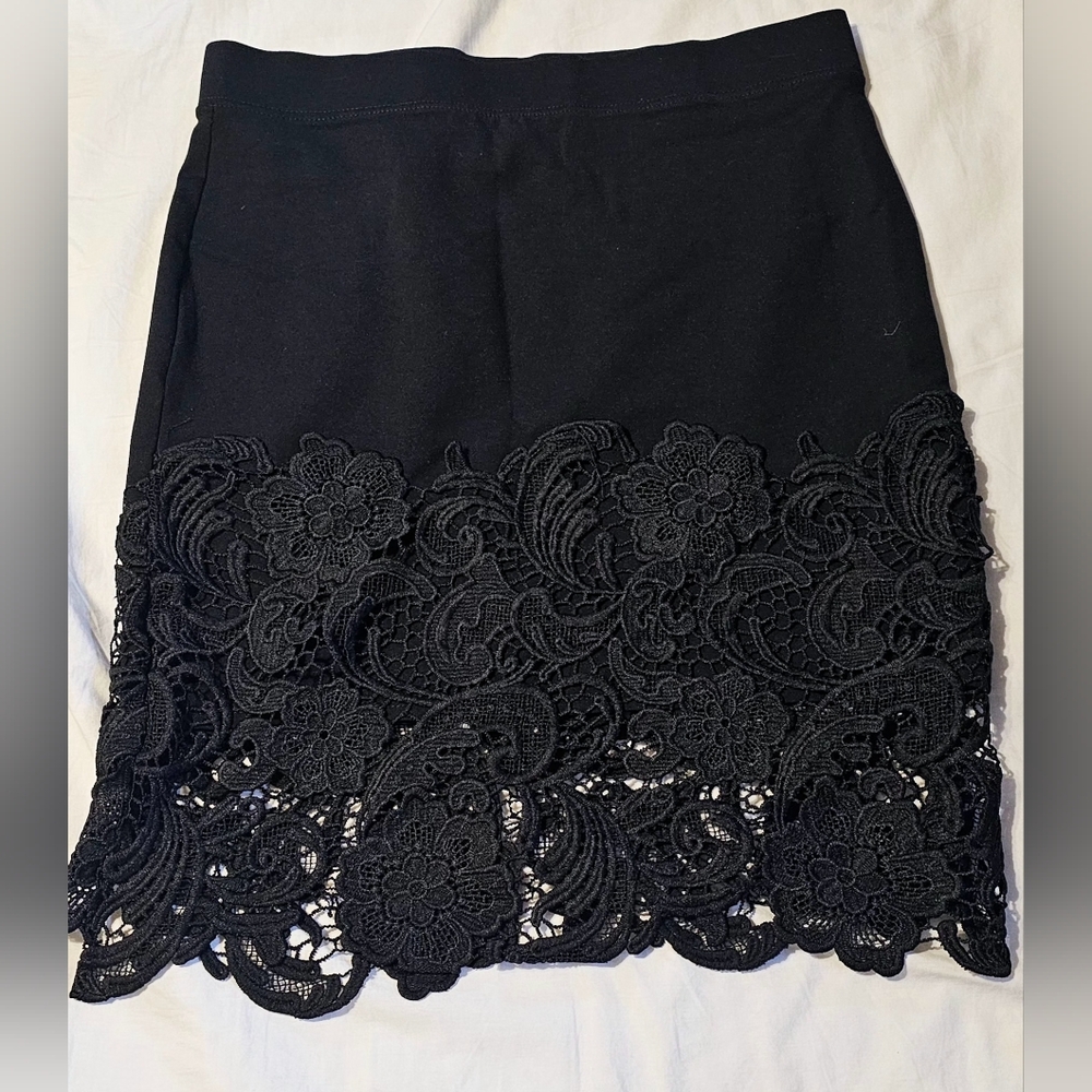Haute Monde lace pencil skirt